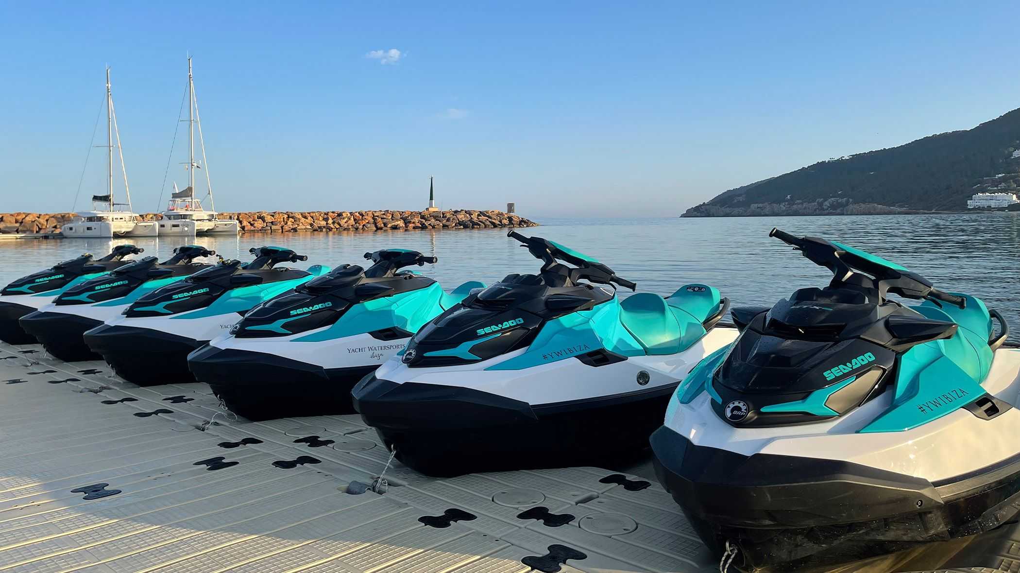 Jet ski in Santa Eulalia, Ibiza: tours and how to get there easily